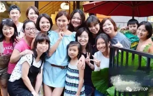 到处逛的娱乐圈吃瓜人,跟随潮流，畅游八卦海洋